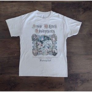 Disneyland Fantasyland Snow White’s Adventures Med Unisex Adult Crew Neck TShirt